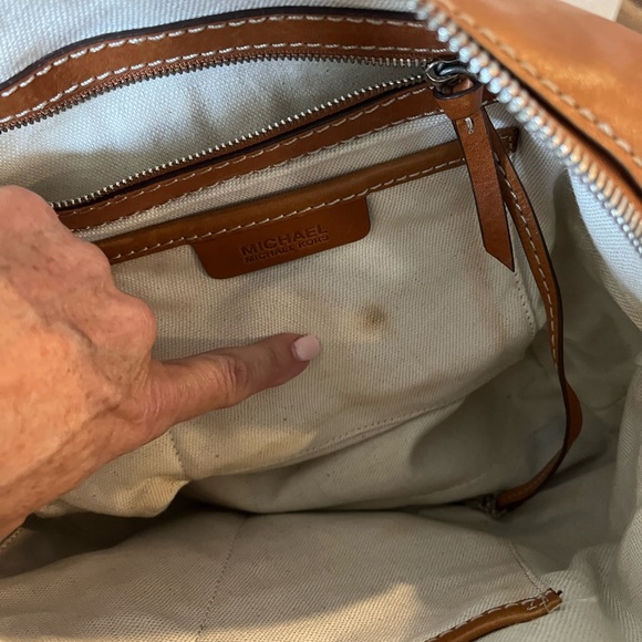 Michael Kors Astor Purse - Picture 6 of 10